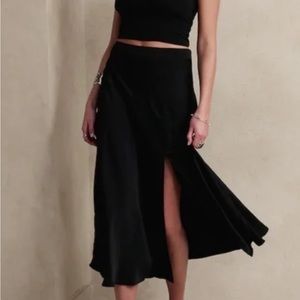 NWT Banana Republic Black Midi Silky Skirt
